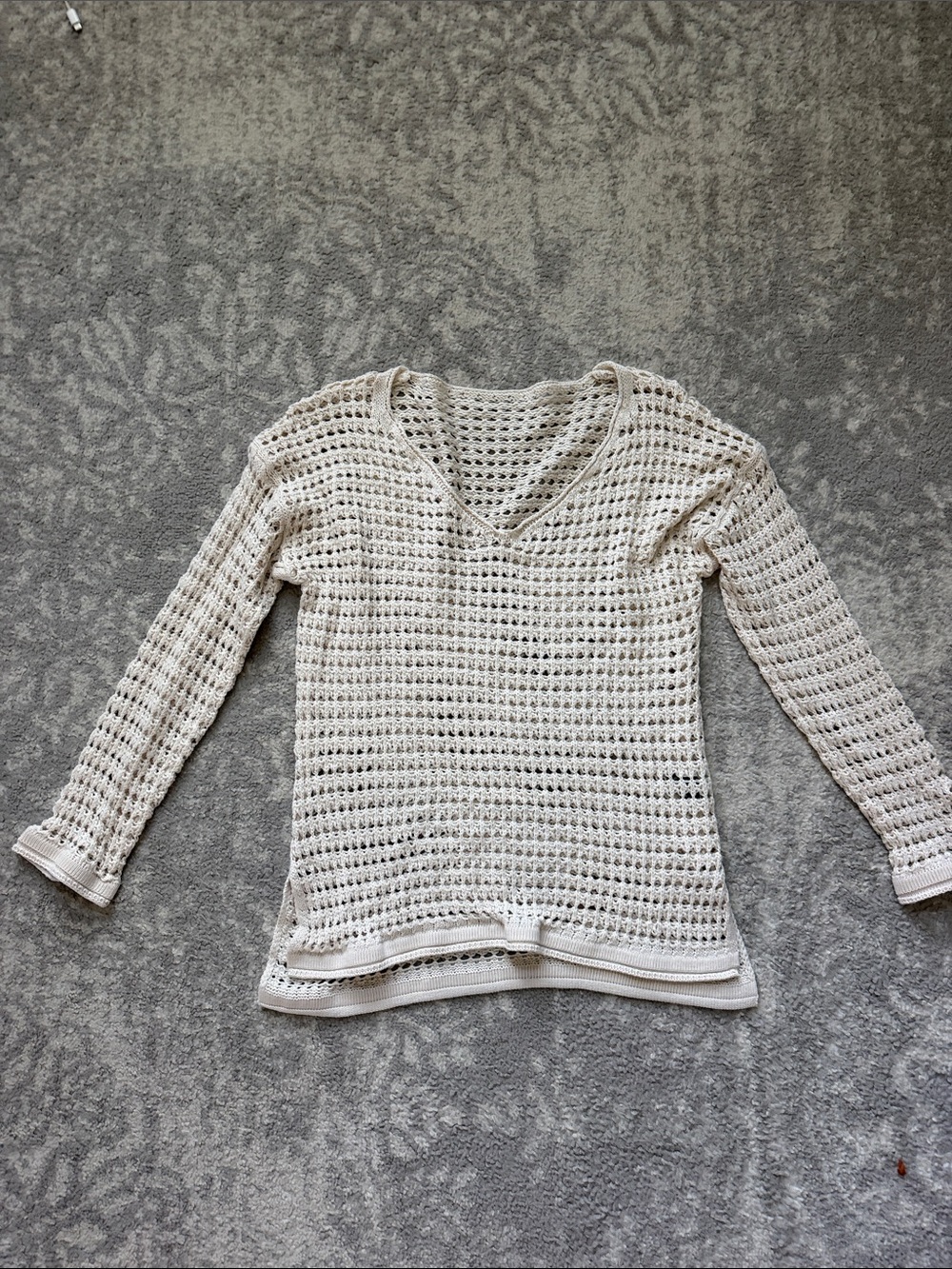 SHEIN Long sleeve v neck crochet beach cover up- size small - Picture 1 of 4